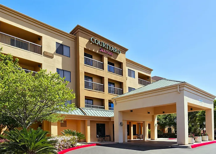 Courtyard Austin South Hotel